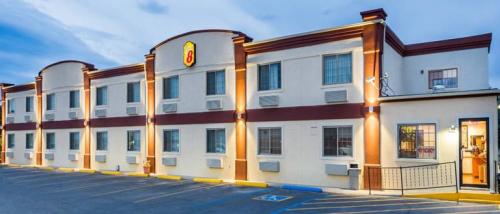Super 8 Motel - Douglas